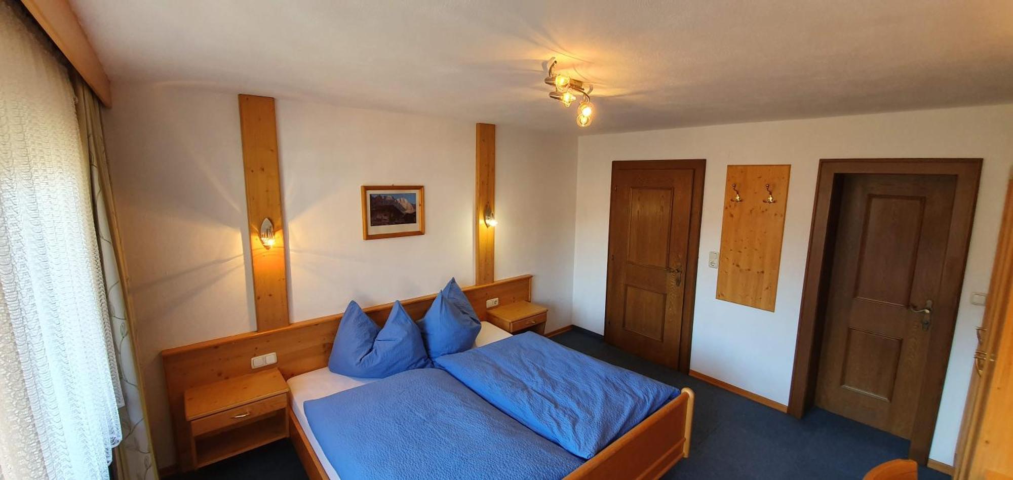 Pension Appartements Via Claudia Lermoos Habitación foto